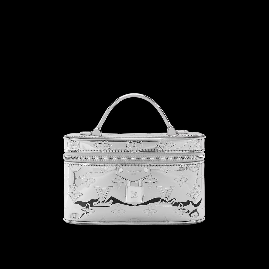 루이비통 바니티 체인 파우치 M26097