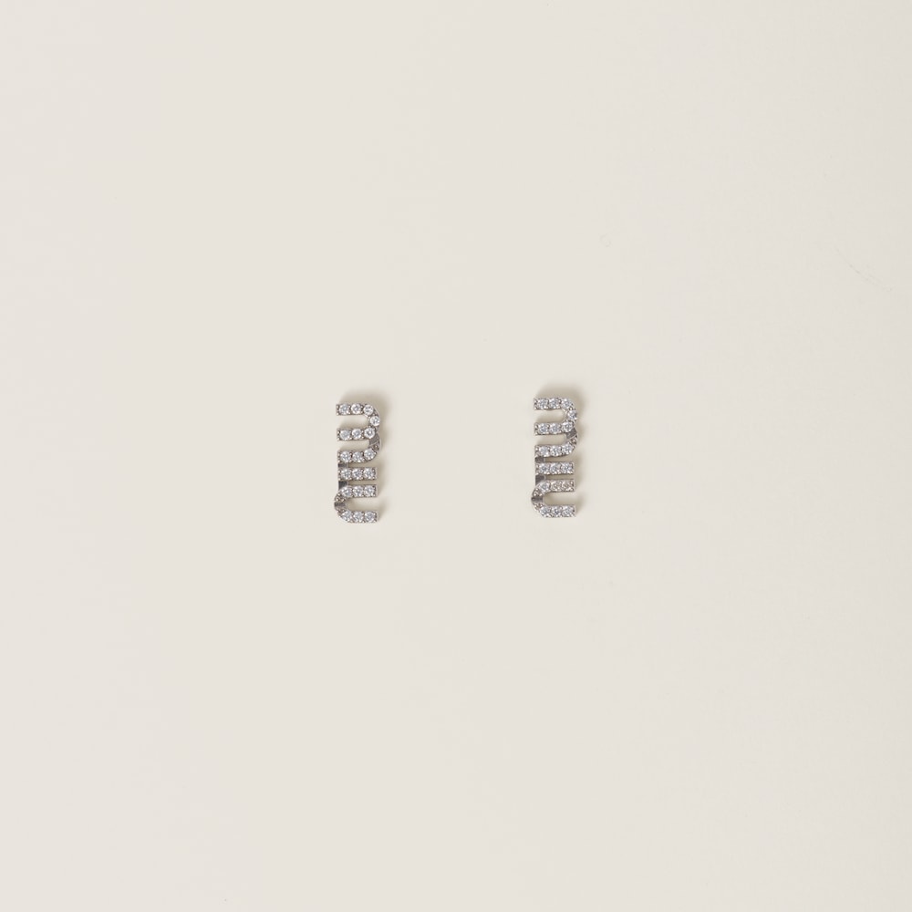 미우미우 귀걸이 피어스 메탈 크리스탈 5IO059_2DNC_F0OKL